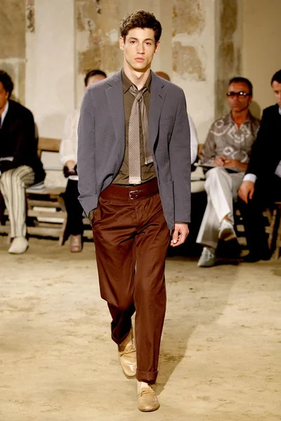 Look 2